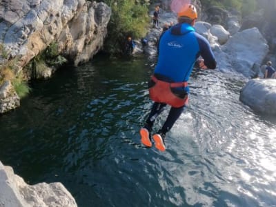 Excursión de barranquismo en el río Guadalmina, Benahavis