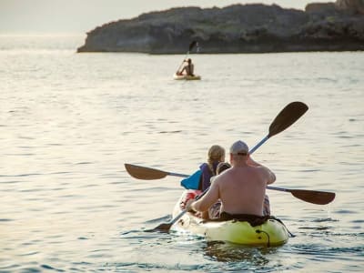 Excursión en kayak de mar en la playa de Kalathas, cerca de Chania