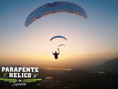 Einführungskurs in das Gleitschirmfliegen über dem Lac du Bourget in der Nähe von Aix-les-Bains