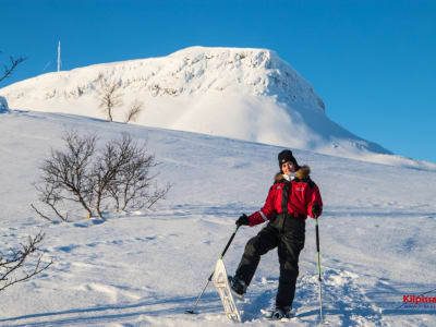 Schneeschuhwanderung in der Nähe des Saana-Fells von Kilpisjärvi in Enontekiö