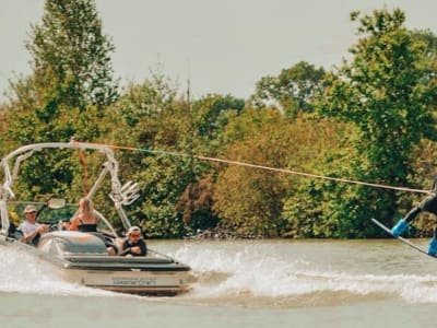 Session de wakeboard à l'espace Quilly, près de Nantes