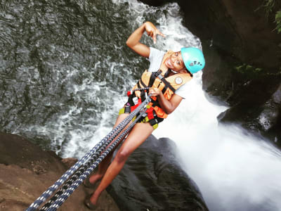 Aventura de rappel, tubing y espeleología cerca del Parque Nacional Kruger