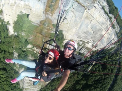 Vuelo en parapente biplaza sobre Saint-Hilaire-du-Touvet, cerca de Grenoble