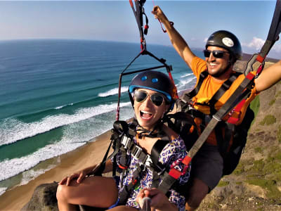 Vuelo de Parapente en Tándem desde Lagos, sobre la costa Algarve