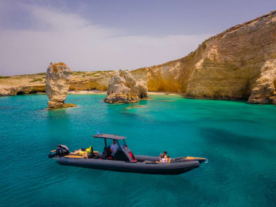 Private RIB-Bootsfahrt zu den Stränden von Sifnos und Kitriani