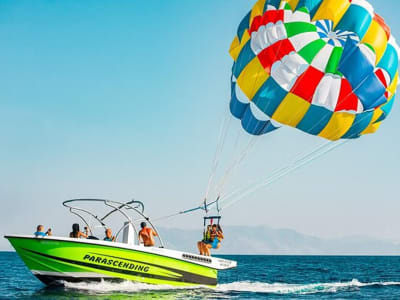 Parasailing vom Super Paradise Beach in Mykonos