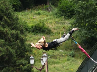 Puenting (65 m) desde el puente Napoleón, Luz Saint Sauveur