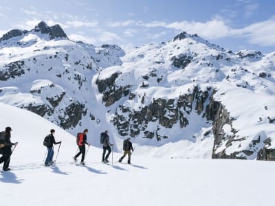 Snowshoeing hike in Cauterets to the Cardinquère peaks