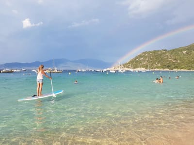 Stand up paddle Vermietung in der Bucht von Campomoro, in der Nähe von Propriano