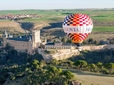 Paseo en globo aerostático desde Segovia, cerca de Madrid