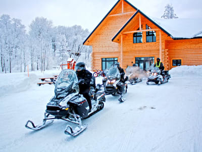 Geführter Motorschlittenausflug in der Nähe von Quebec City, in Sainte-Christine-d'Auvergne