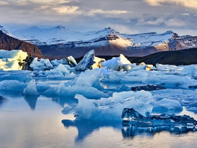 Circuit de nuit sur la côte sud et le lagon glaciaire de Jökulsárlón avec randonnée glaciaire au départ de Reykjavík