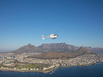 Vol panoramique en hélicoptère de Robben Island, au départ du Cap 