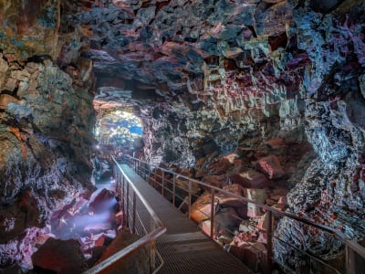 Visita al túnel de lava de Raufarhólshellir desde Reikiavik