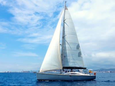 Paseo en yate desde el Puerto de Barcelona