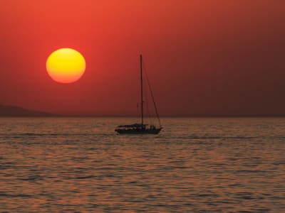 Sunset Cruise to the Frioul Islands from the Vieux-Port of Marseille