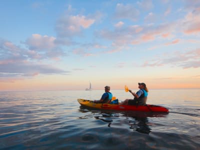Kayak de mar nocturno cerca de Pula