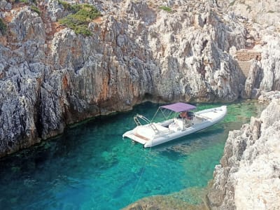 Private Boat Tour to Katholiko Bay and Seitan Limani from Chania, in Crete