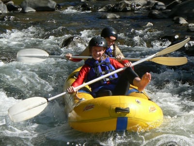 Kajakfahren auf dem Sabie River bei Hazyview in der Nähe von Mbombela, Mpumalanga
