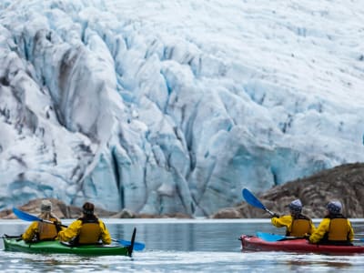 Kayak en el glaciar Møsevass desde Rosendal