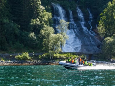 Excursion en semi-rigide dans le Nordfjord au départ d'Olden