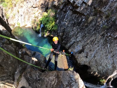 Canyoning-Ausflug auf dem Fluss Frades, in der Nähe von Arouca