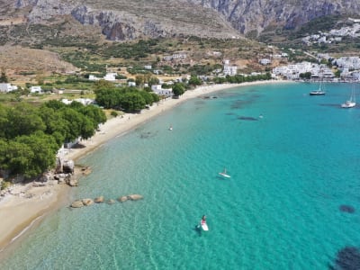Alquiler de Stand Up Paddle surf (SUP) en la bahía de Aegiali en Amorgos