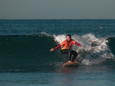 Surfkurs für Anfänger in der Gruppe in Porto