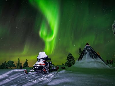 Aurora Boreal Excursión en moto de nieve en Saariselkä