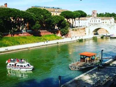 Aperitif Cruise on the Tiber in Rome 