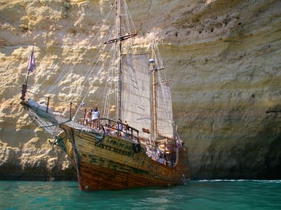 Boat tour to Lagos Cape Caves with Wind Sailing from Portimao