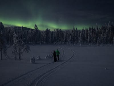 Abendliches Freeride Skifahren im Nationalpark Pallas-Yllästunturi ab Äkäslompolo
