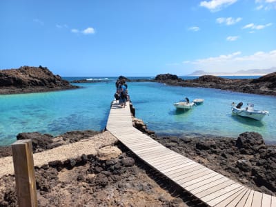Randonnée guidée et promenade en hors-bord vers l'île de Los Lobos depuis Corralejos, Fuerteventura