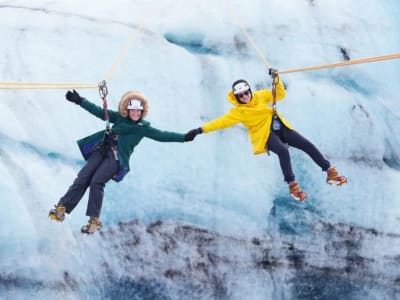 Randonnée glaciaire et tyrolienne dans le glacier Sólheimajökull
