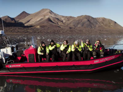 Safari en semirrígida con morsas a la bahía de Borebukta desde Longyearbyen en Svalbard