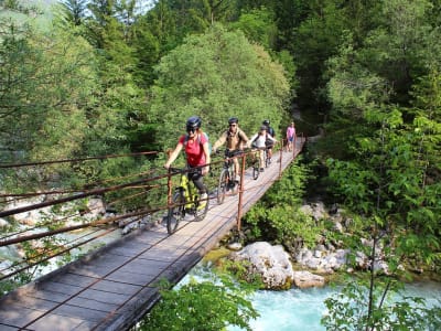 Excursión guiada en bicicleta eléctrica por el valle de Soča con salida de Bovec