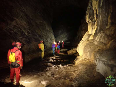Entdecken Sie das Höhlenwandern in der Eaux-Chaudes-Höhle in Laruns