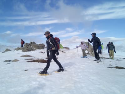 Snowshoe hike from Val d'Ese with views over the Gulf of Ajaccio