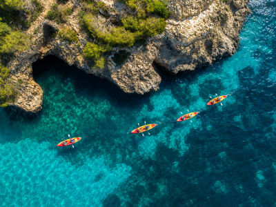 Excursión en kayak de mar a calas recónditas con Snorkel en Villajoyosa, Costa Blanca