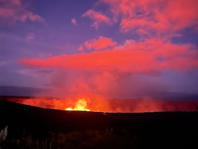 Sporty guided hike of the lava tubes in Volcanoes National Park, Island of Hawai'i
