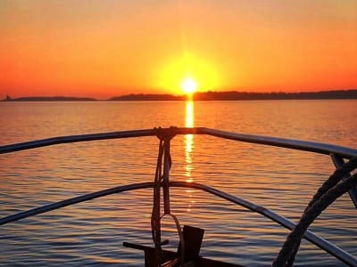 Excursion privée en bateau au parc national de Brijuni depuis Pula au coucher du soleil