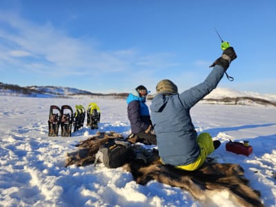 Excursion de pêche sur glace et de raquettes à Malangen près de Tromsø