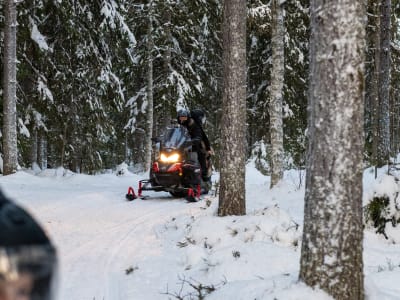 Excursion en motoneige avec déjeuner à Mörön près de Luleå