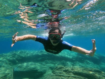 Excursión de Snorkel desde la playa de Mononaftis en Agia Pelagia, cerca de Heraklion