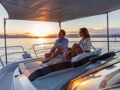 Private Bootsfahrt zur Goldenen Insel ab Saint-Raphaël mit Aperitif bei Sonnenuntergang