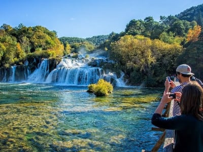 Excursión privada de un día a las Cascadas de Krka y el Castillo de Juego de Tronos desde Split