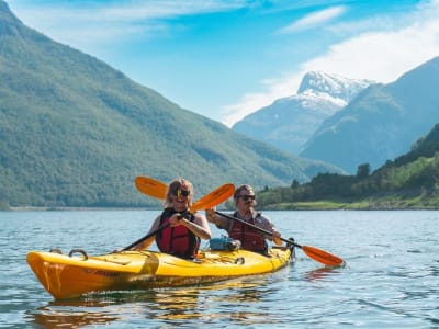 Excursion guidée en kayak et en vélo électrique à Flåm