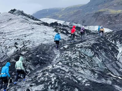 Gletscherwanderung auf dem Gletscher Sólheimajökull bei Vík