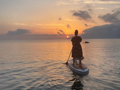 Tour de stand up paddle au coucher du soleil autour d'Olbia, Sardaigne