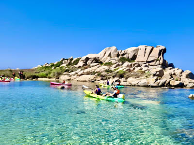 Excursion en kayak de mer à l'île de Cavallo avec baignade depuis Piantarella à Bonifacio